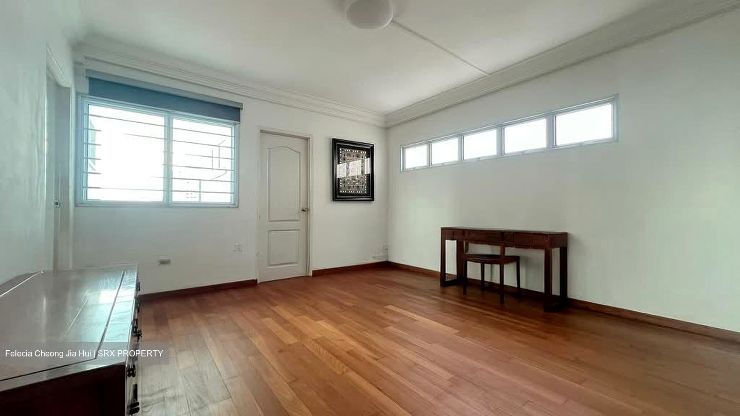 Blk 216 Jurong East Street 21 (Jurong East), HDB Executive #566533551